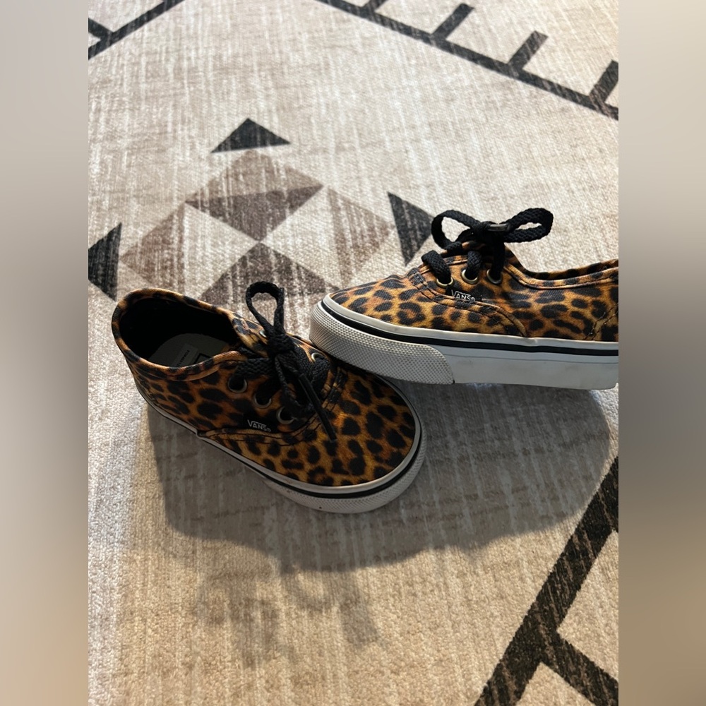 Baby cheetah print Vans